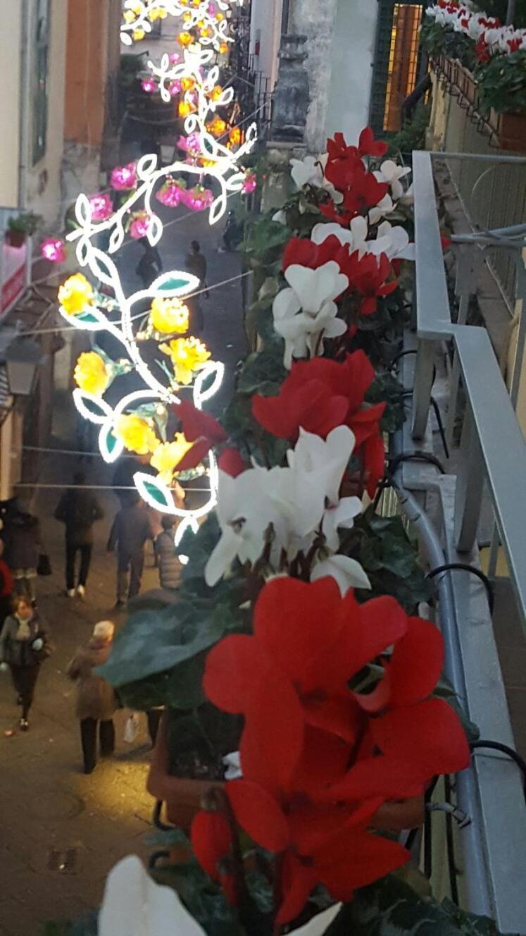Boutique Apartment Al Duomo ซาแลร์โน ภายนอก รูปภาพ