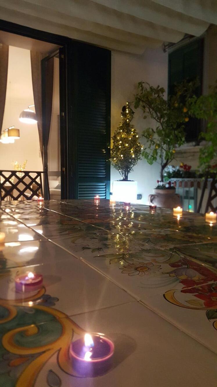 Boutique Apartment Al Duomo ซาแลร์โน ภายนอก รูปภาพ
