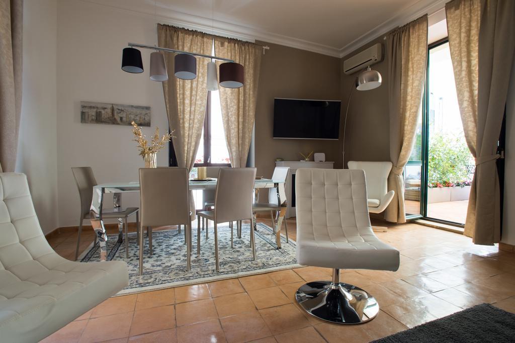 Boutique Apartment Al Duomo ซาแลร์โน ภายนอก รูปภาพ