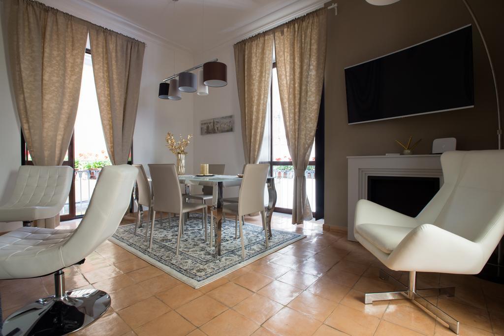 Boutique Apartment Al Duomo ซาแลร์โน ภายนอก รูปภาพ